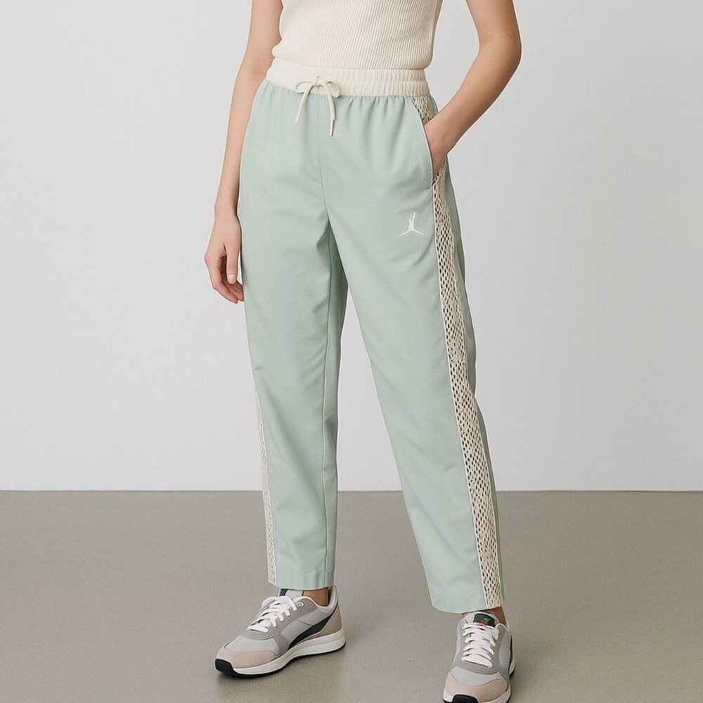 Jordan X WOMENS Bephie Beauty Supply Dusty Sage Track‎ Pants Size Small